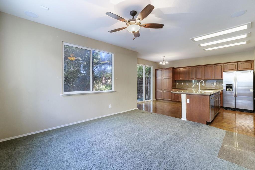 4129 W Cherry Tree Ln, Fresno, CA 93722