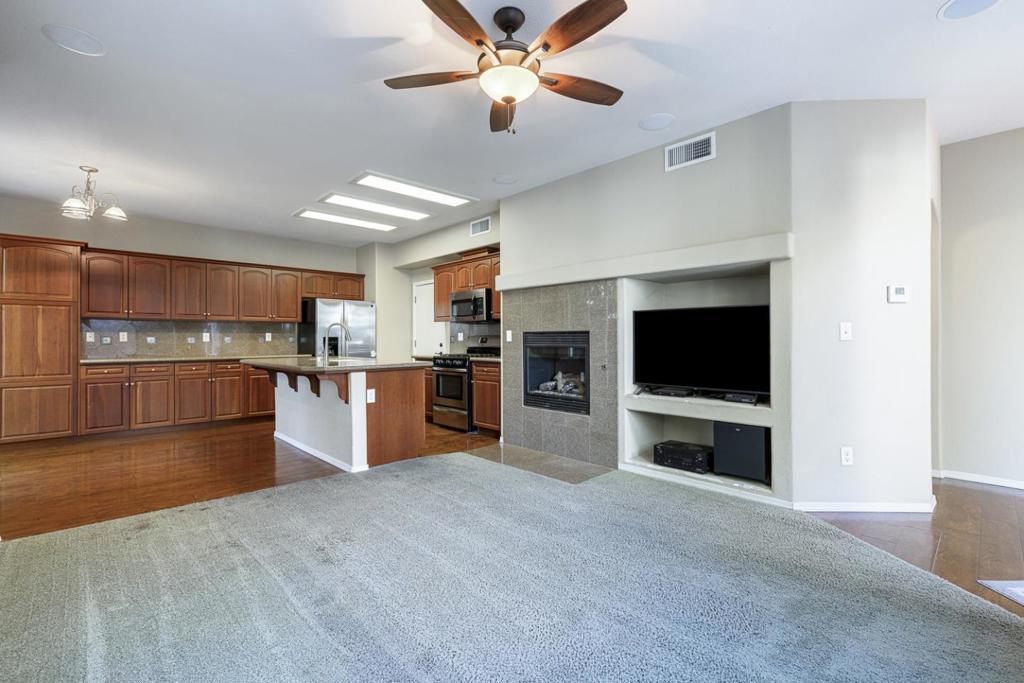 4129 W Cherry Tree Ln, Fresno, CA 93722