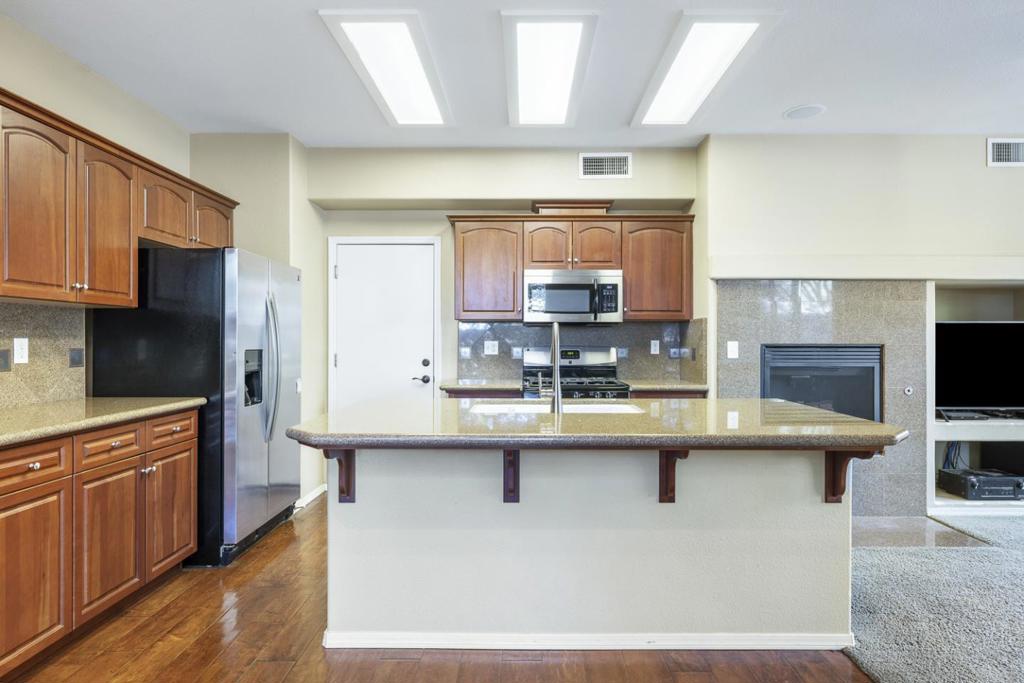 4129 W Cherry Tree Ln, Fresno, CA 93722