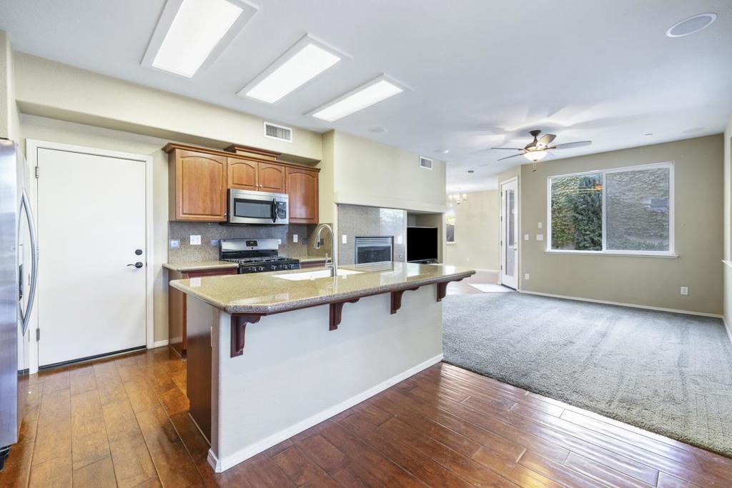 4129 W Cherry Tree Ln, Fresno, CA 93722