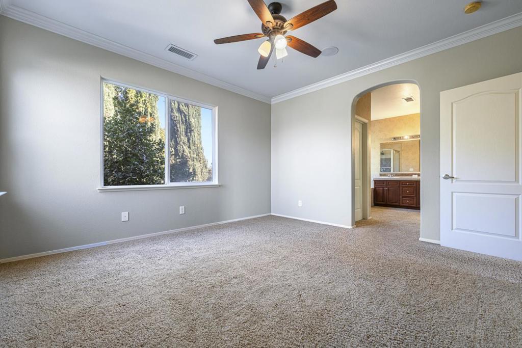 4129 W Cherry Tree Ln, Fresno, CA 93722