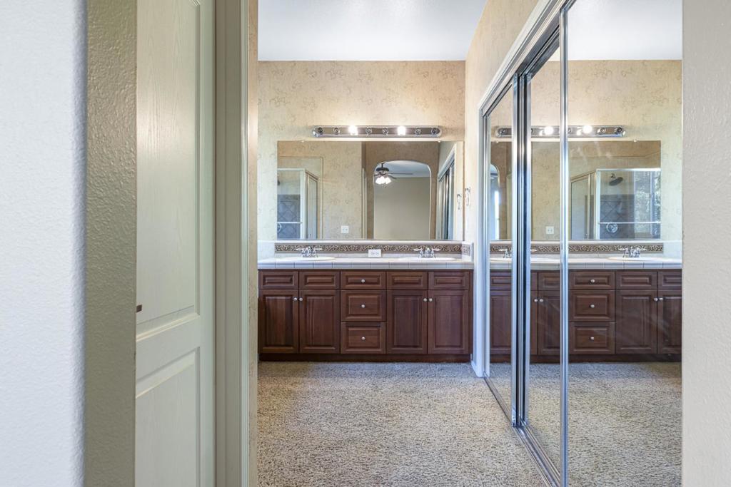 4129 W Cherry Tree Ln, Fresno, CA 93722