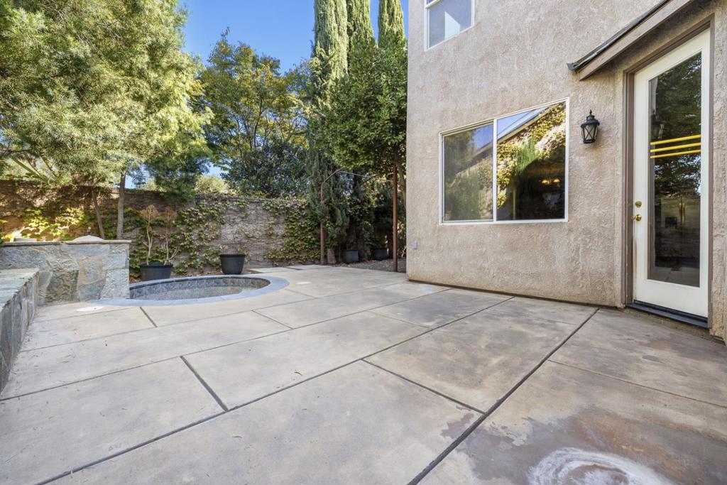 4129 W Cherry Tree Ln, Fresno, CA 93722
