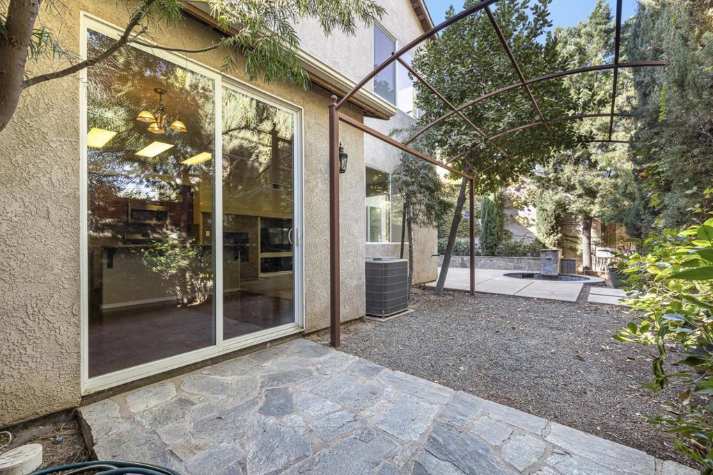 4129 W Cherry Tree Ln, Fresno, CA 93722