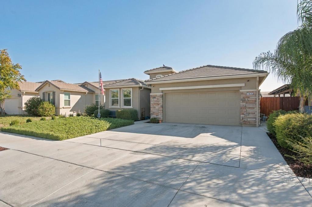1874 Summit Dr, Los Banos, CA 93635