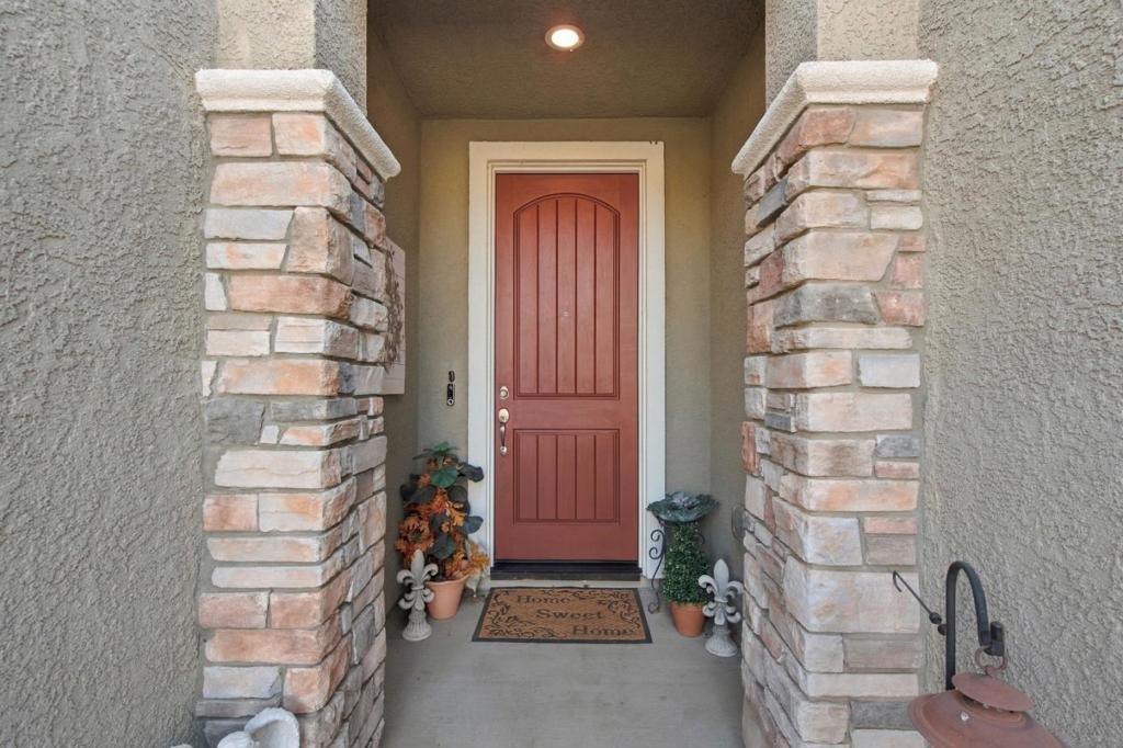 1874 Summit Dr, Los Banos, CA 93635
