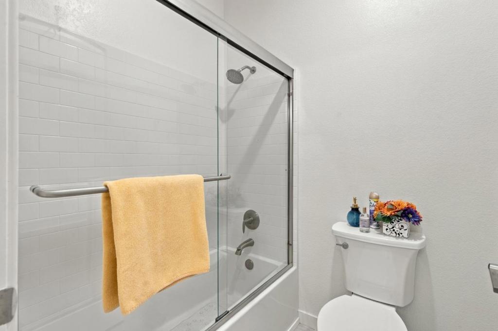1874 Summit Dr, Los Banos, CA 93635