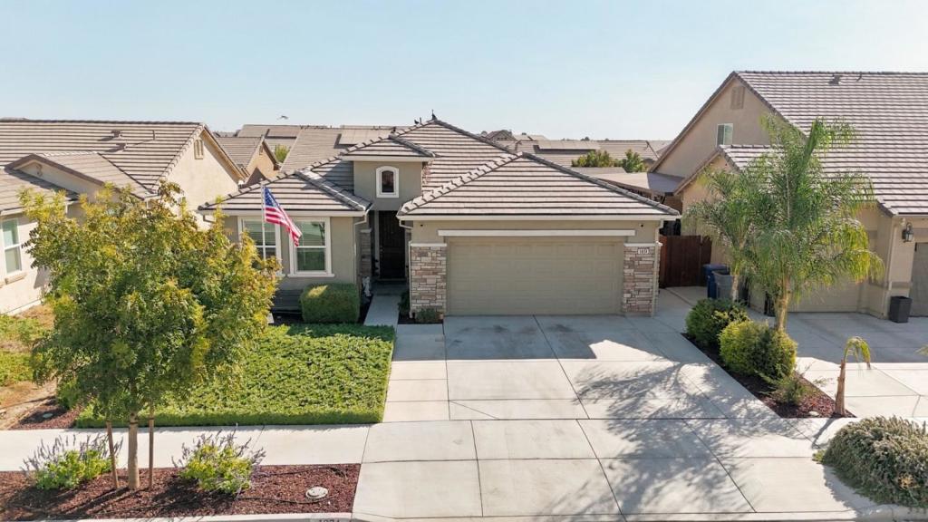 1874 Summit Dr, Los Banos, CA 93635
