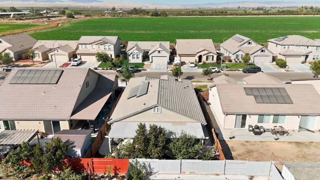 1874 Summit Dr, Los Banos, CA 93635