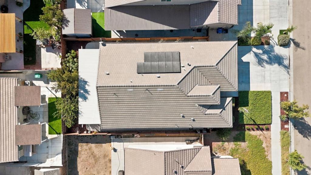 1874 Summit Dr, Los Banos, CA 93635