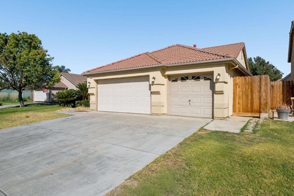 2228 Park Arcadia Ct, Los Banos, CA 93635