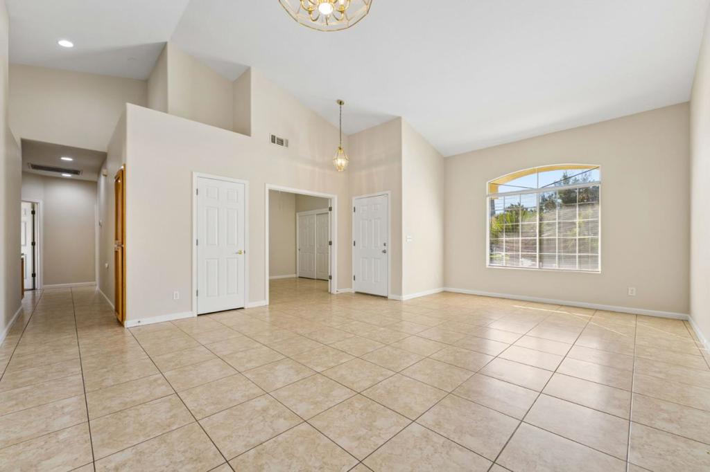 2228 Park Arcadia Ct, Los Banos, CA 93635