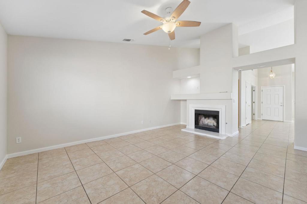 2228 Park Arcadia Ct, Los Banos, CA 93635