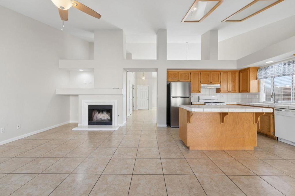 2228 Park Arcadia Ct, Los Banos, CA 93635