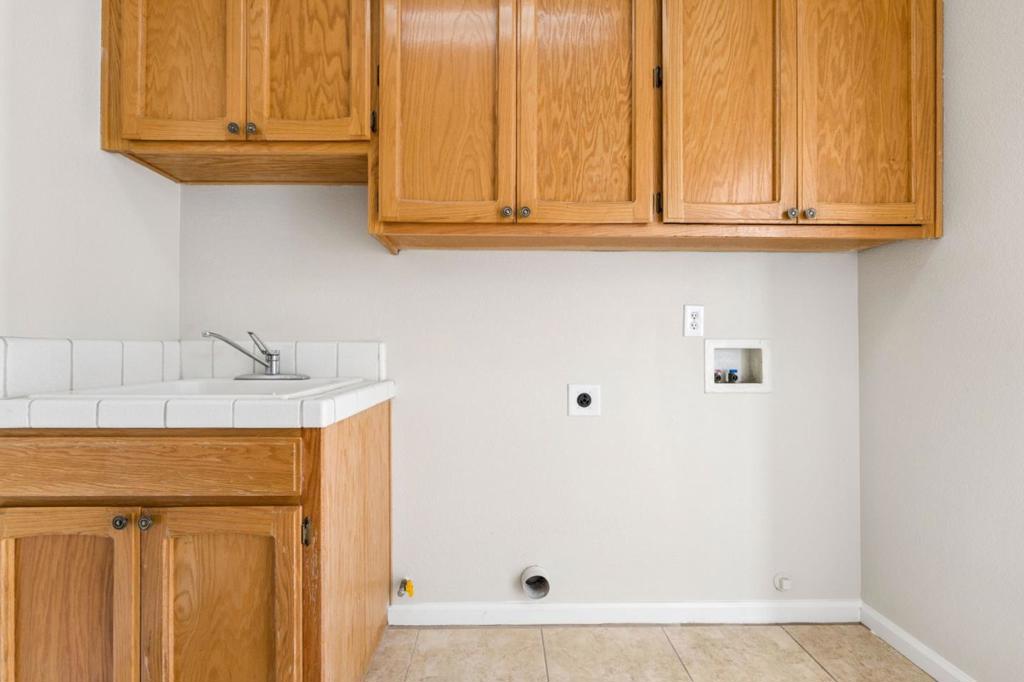 2228 Park Arcadia Ct, Los Banos, CA 93635