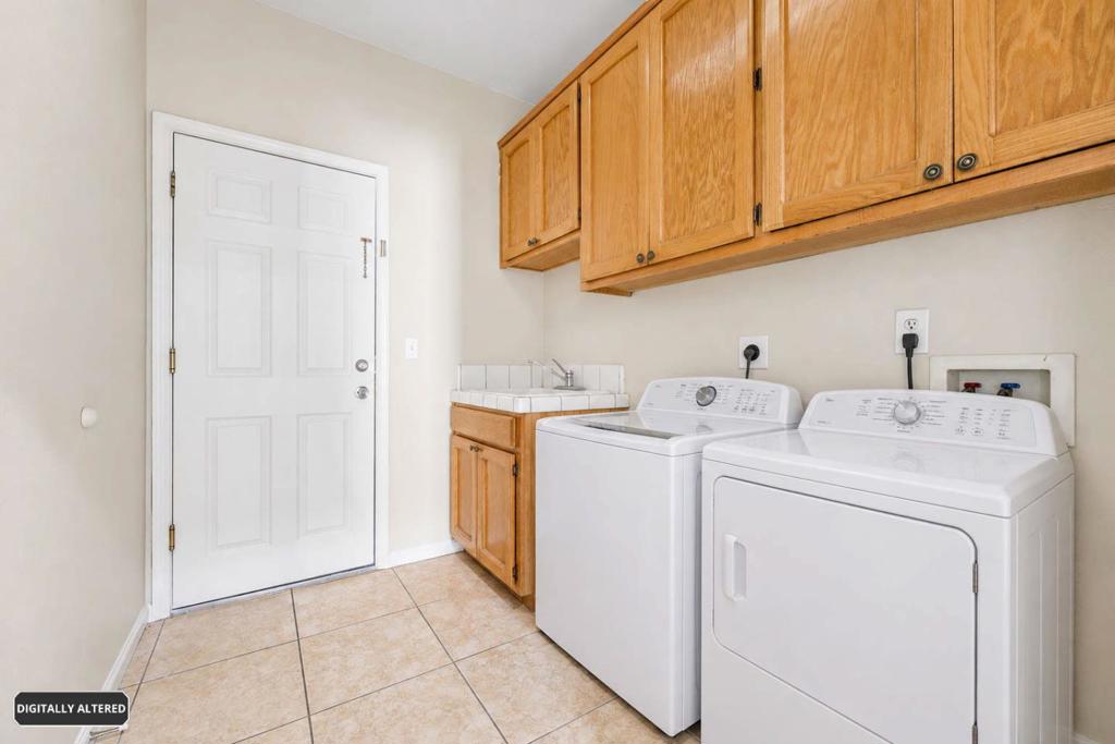 2228 Park Arcadia Ct, Los Banos, CA 93635