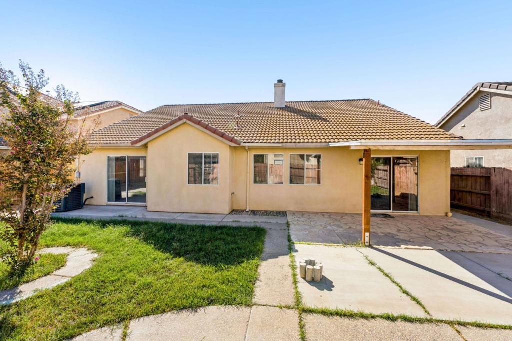 2228 Park Arcadia Ct, Los Banos, CA 93635