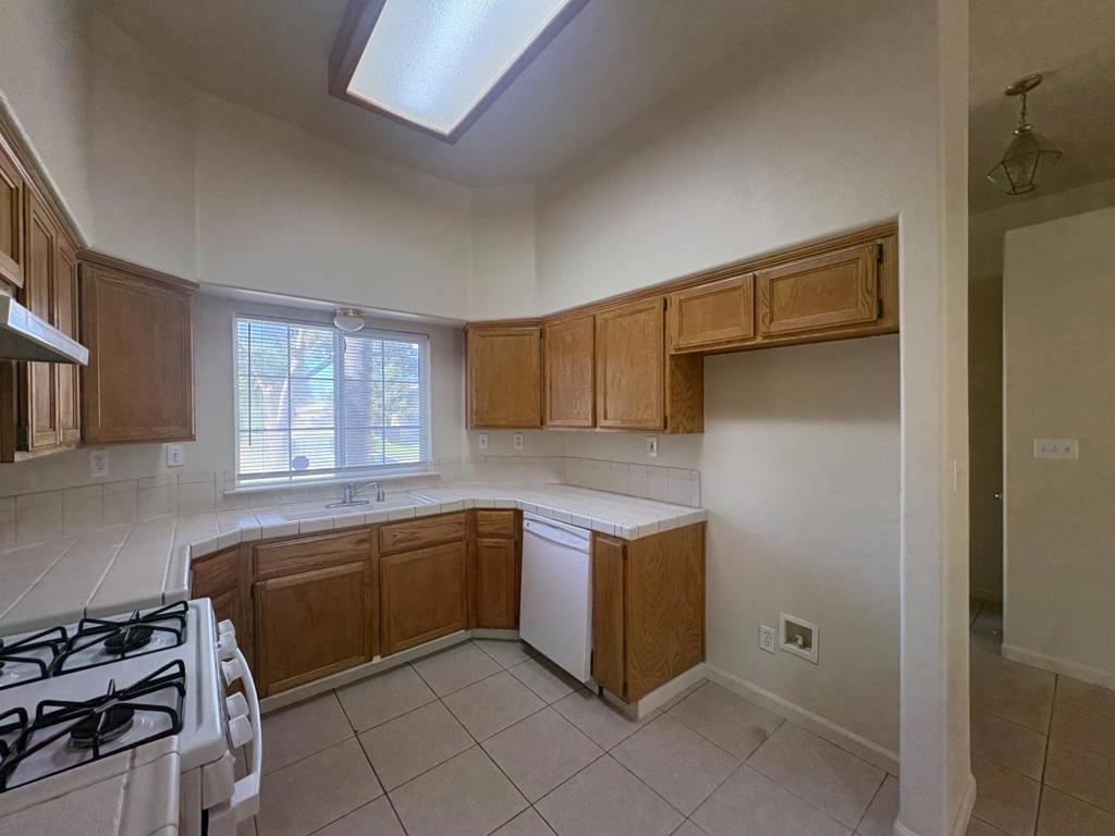 2962 Westminster Ct, Merced, CA 95340