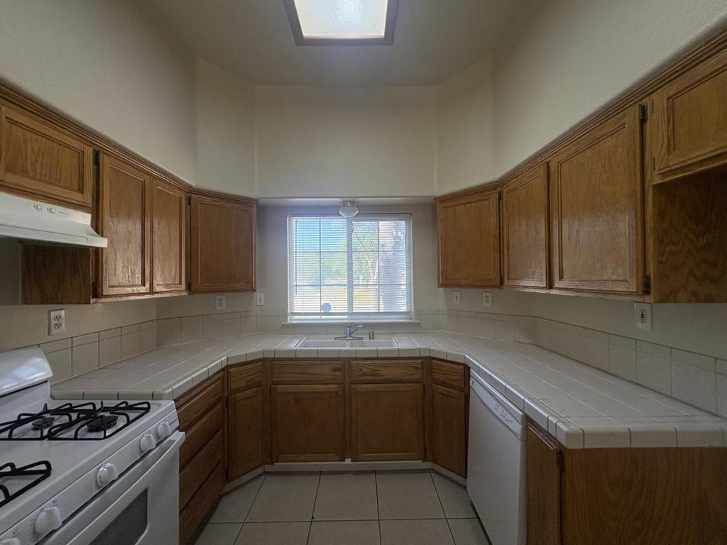 2962 Westminster Ct, Merced, CA 95340