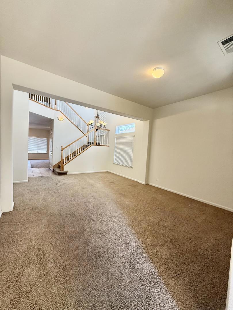 1359 Jenner Dr, Merced, CA 95348