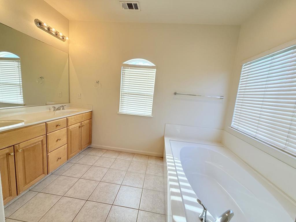 1359 Jenner Dr, Merced, CA 95348