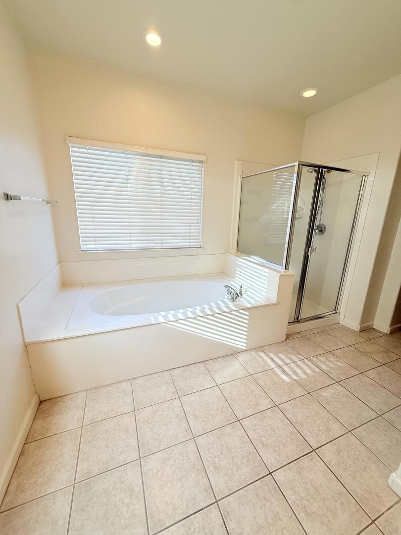 1359 Jenner Dr, Merced, CA 95348