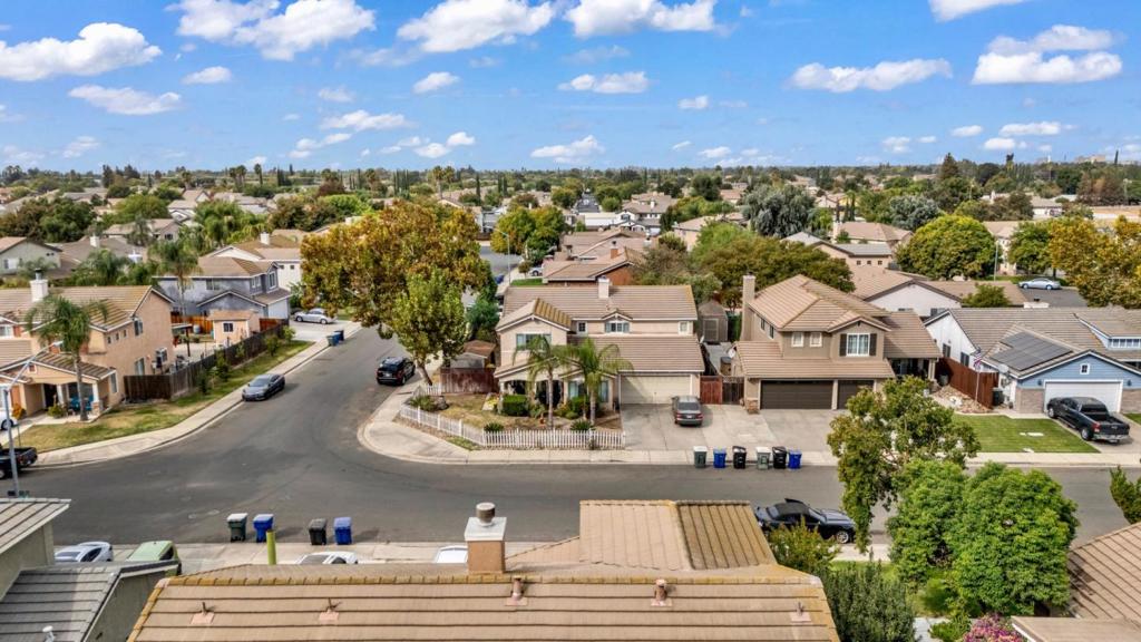 825 Rolling Oak Ct, Modesto, CA 95351