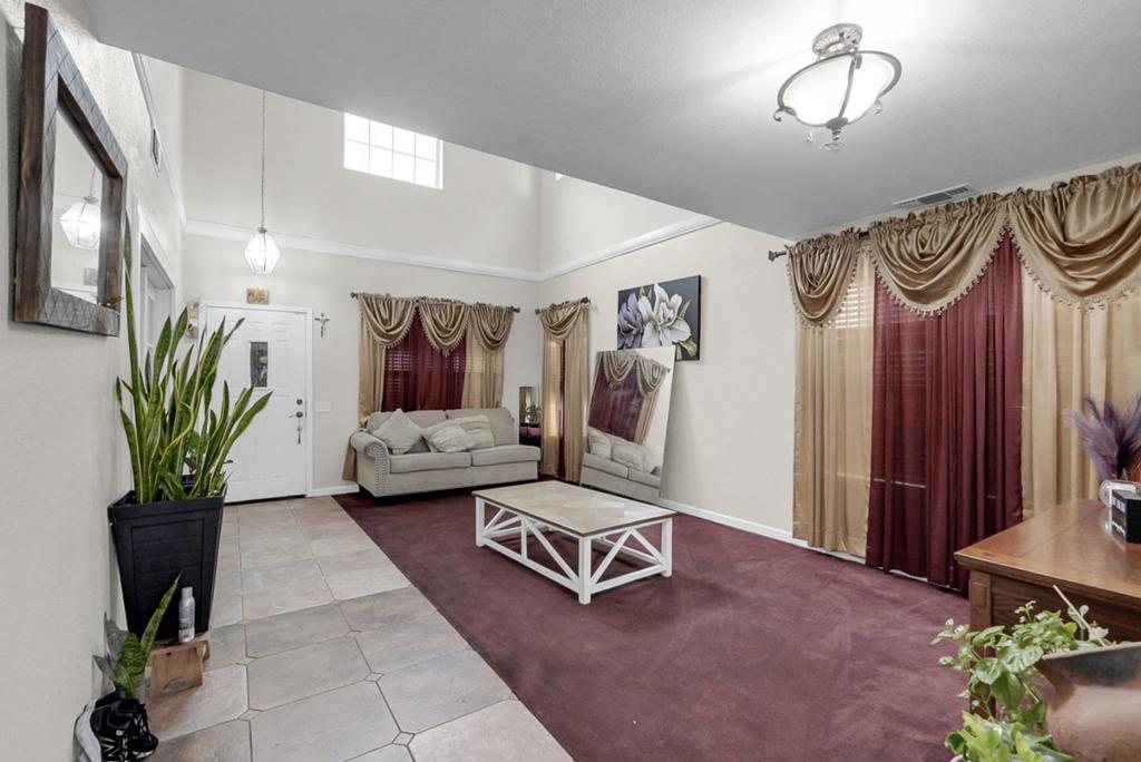 825 Rolling Oak Ct, Modesto, CA 95351