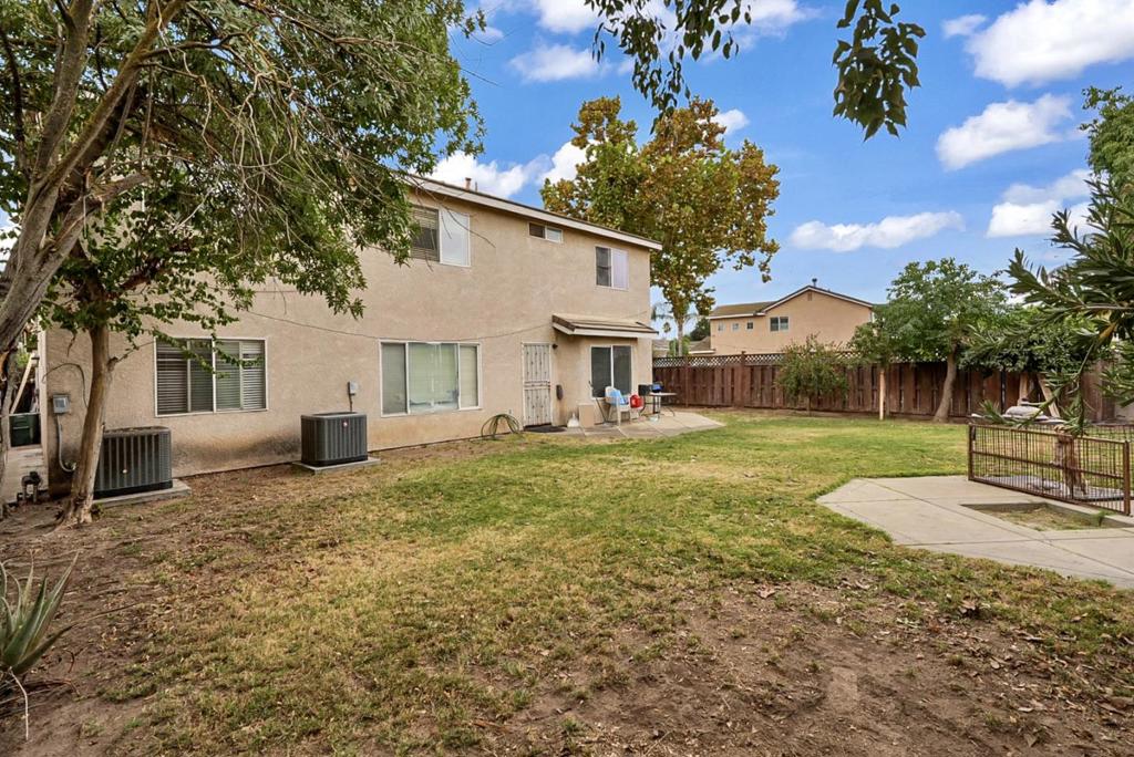 825 Rolling Oak Ct, Modesto, CA 95351