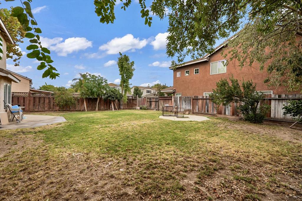 825 Rolling Oak Ct, Modesto, CA 95351