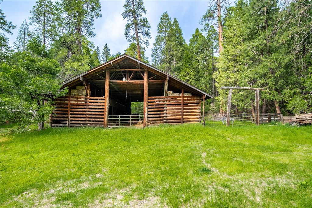5657 Worman Rd, Ahwahnee, CA 95338