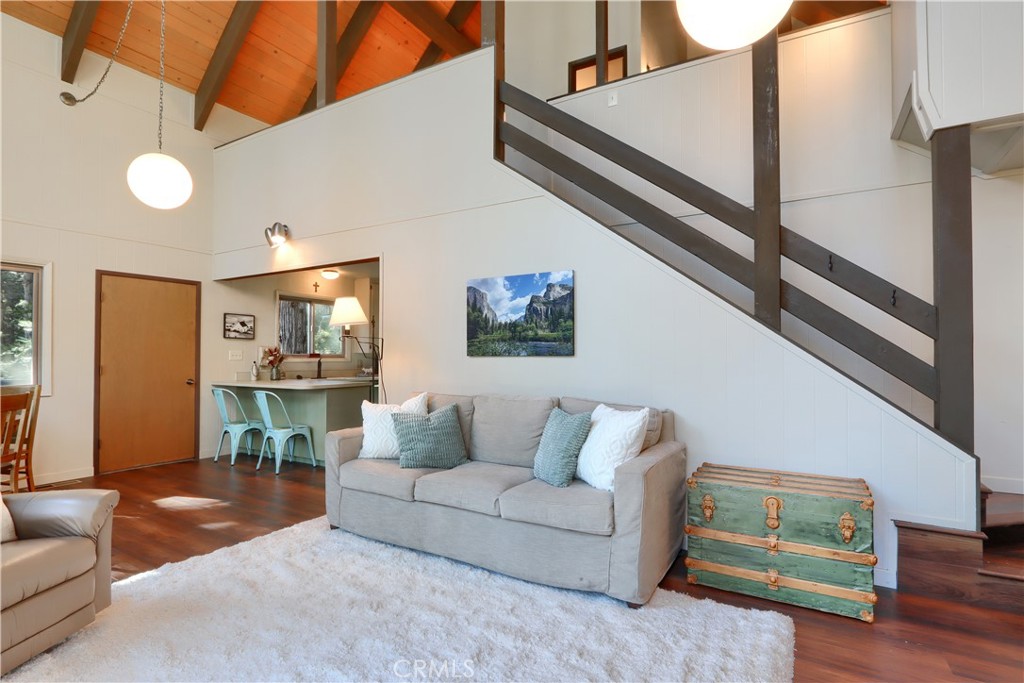 7649 Forest Dr, Fish Camp, CA 93623