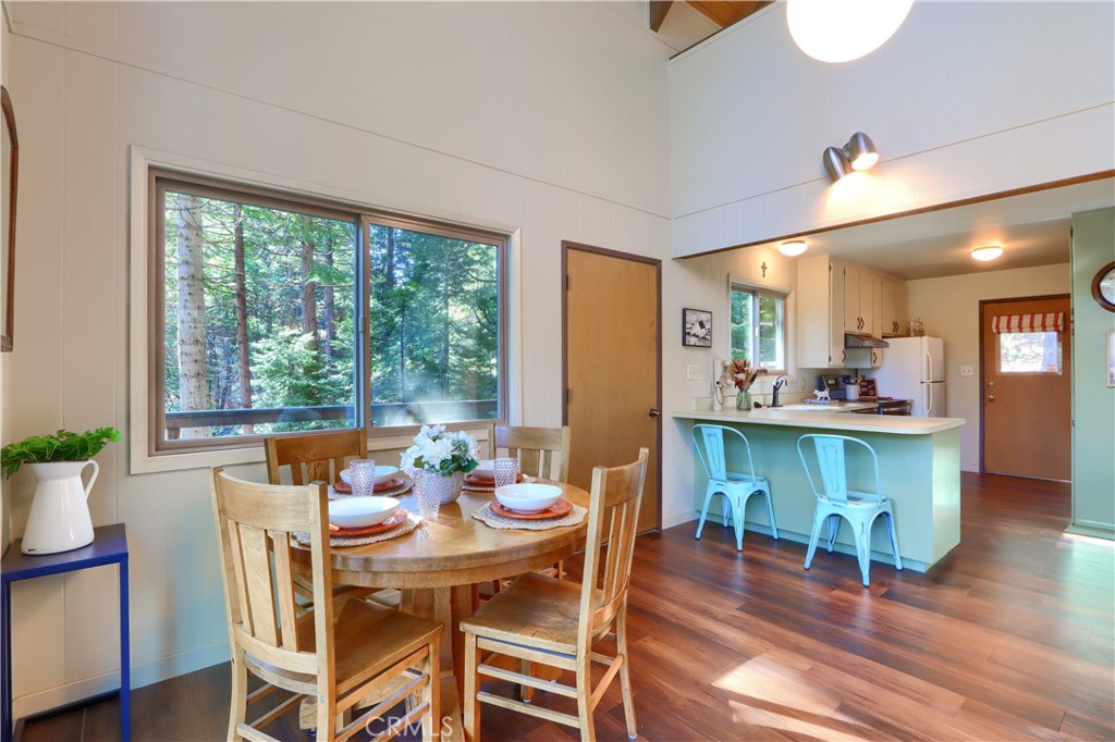 7649 Forest Dr, Fish Camp, CA 93623