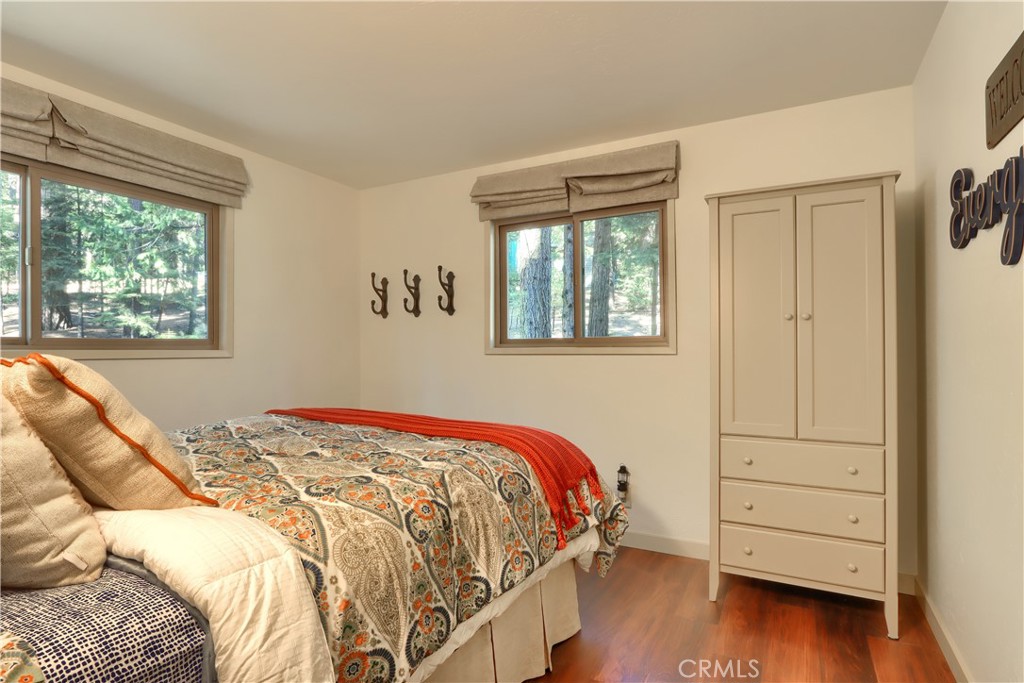 7649 Forest Dr, Fish Camp, CA 93623