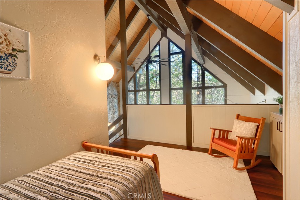 7649 Forest Dr, Fish Camp, CA 93623