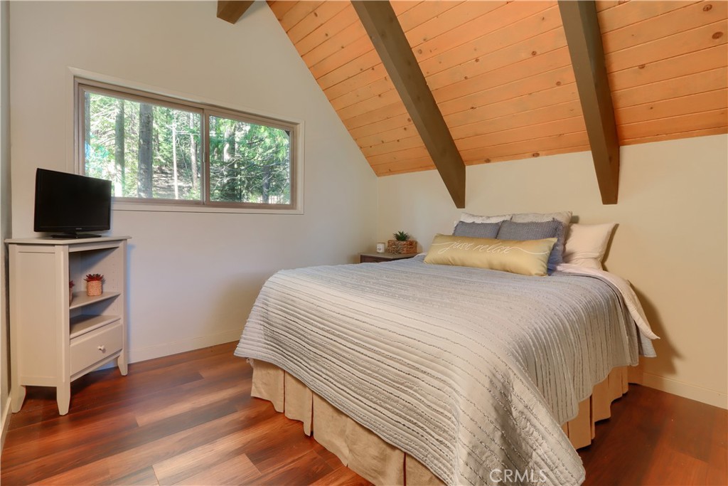 7649 Forest Dr, Fish Camp, CA 93623