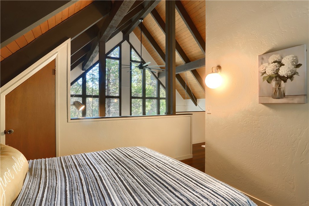 7649 Forest Dr, Fish Camp, CA 93623