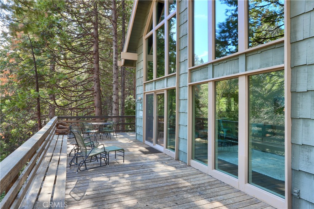 7649 Forest Dr, Fish Camp, CA 93623