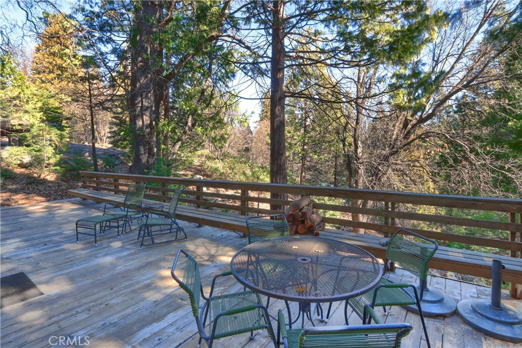 7649 Forest Dr, Fish Camp, CA 93623