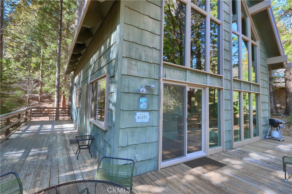 7649 Forest Dr, Fish Camp, CA 93623