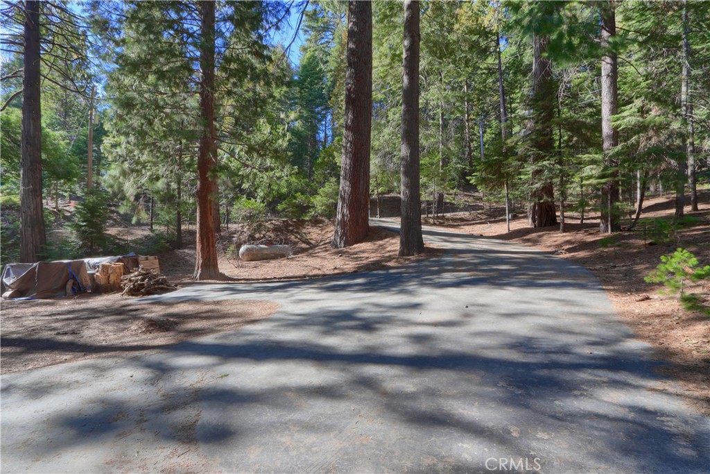 7649 Forest Dr, Fish Camp, CA 93623