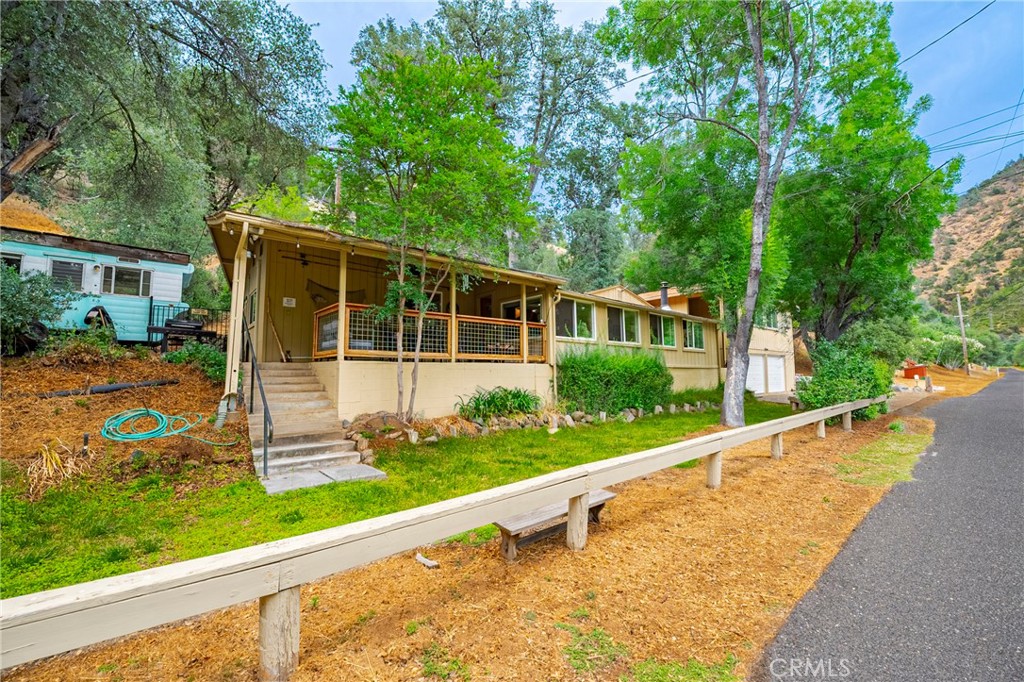 9977 Incline Rd, El Portal, CA 95318