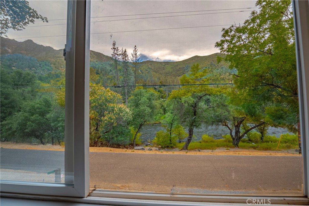 9977 Incline Rd, El Portal, CA 95318