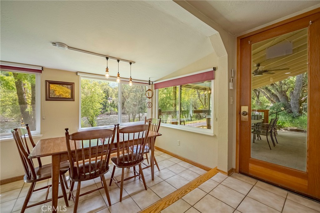 9977 Incline Rd, El Portal, CA 95318