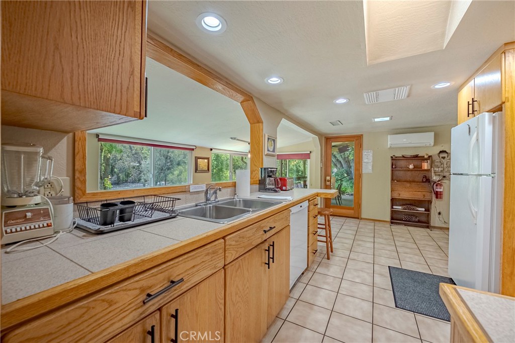 9977 Incline Rd, El Portal, CA 95318