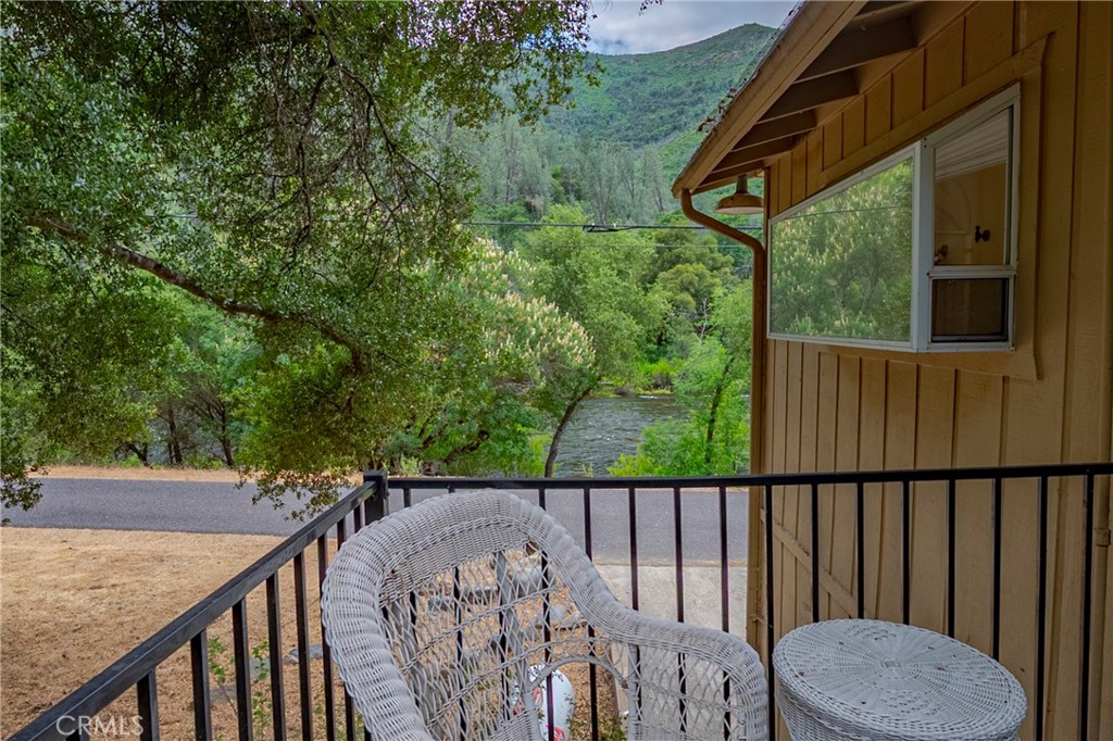 9977 Incline Rd, El Portal, CA 95318
