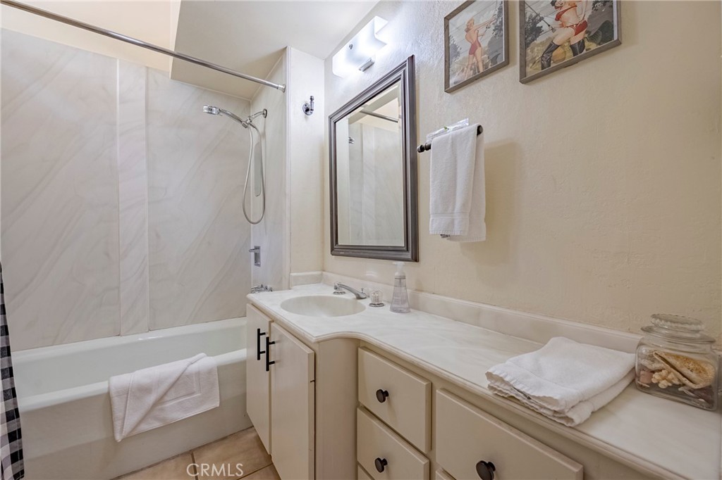 9977 Incline Rd, El Portal, CA 95318