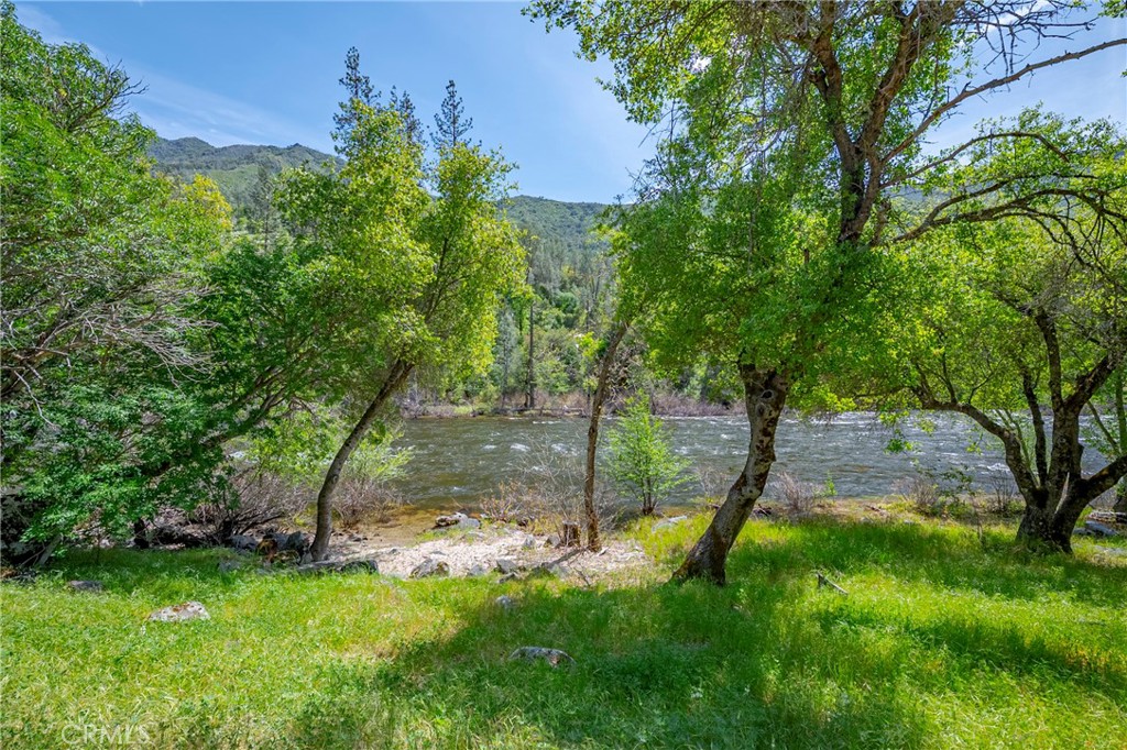 9977 Incline Rd, El Portal, CA 95318