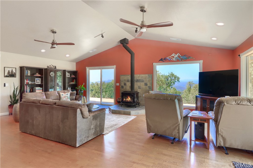 6097 Sherlock Rd, Midpines, CA 95338