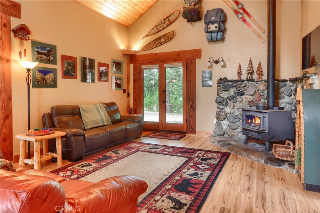 7072 Cranes Nest Rd, Mariposa, CA 95338